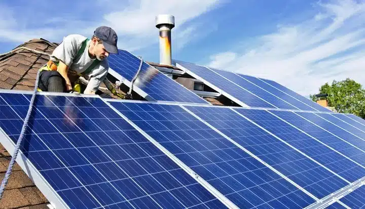 https://ongen.co.uk/wp-content/uploads/2021/11/solar-panels-rooftop.webp