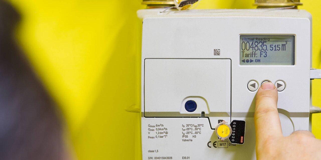 How can smart meters contribute to decarbonisation?