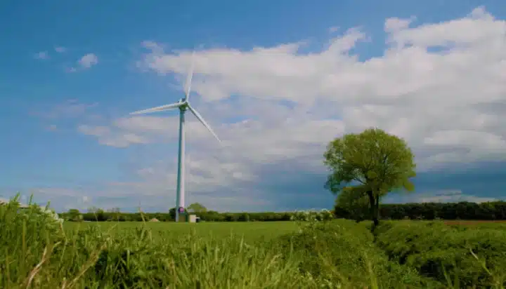 Yorkshire wind turbine to cut energy bills for residents