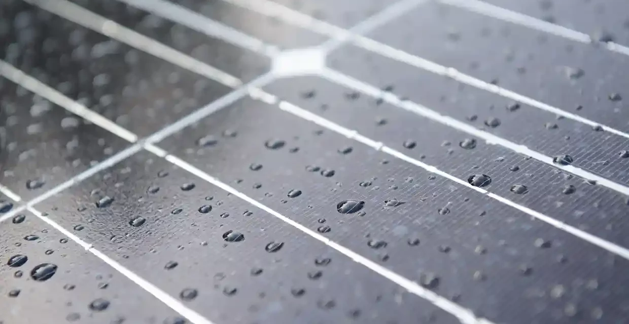 Out of thin air: new solar-powered invention creates hydrogen fuel from the atmosphere