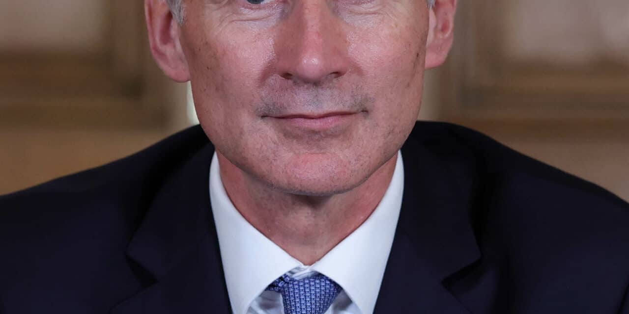 Hunt levies new 45% tax on generators, ups windfall on oil & gas extractors to 35%