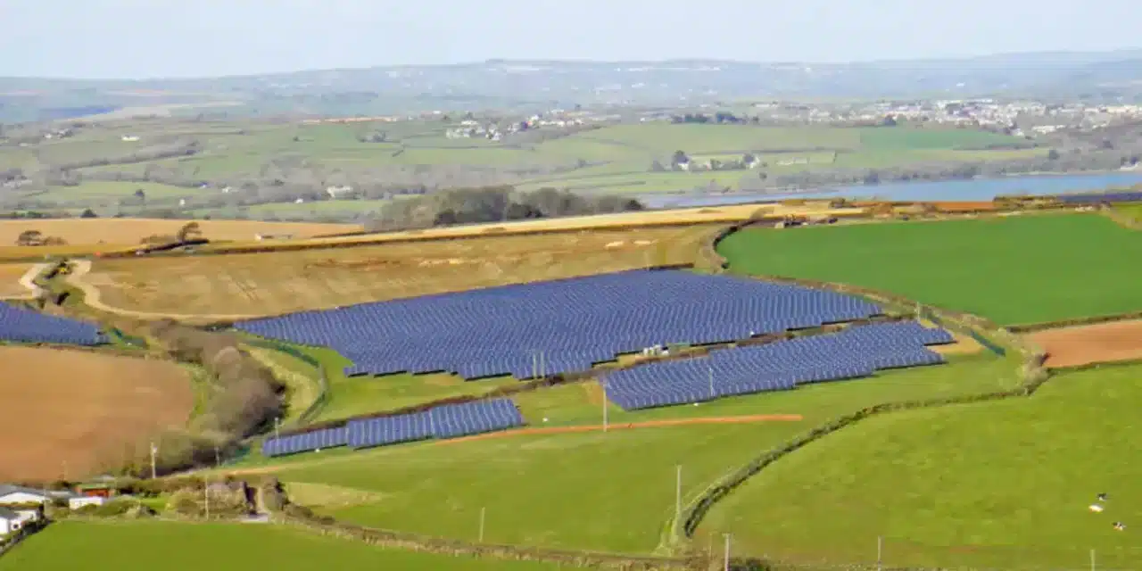 Solar power ban on England’s farms could see farmers missing out on £1bn benefit, analysis reveals