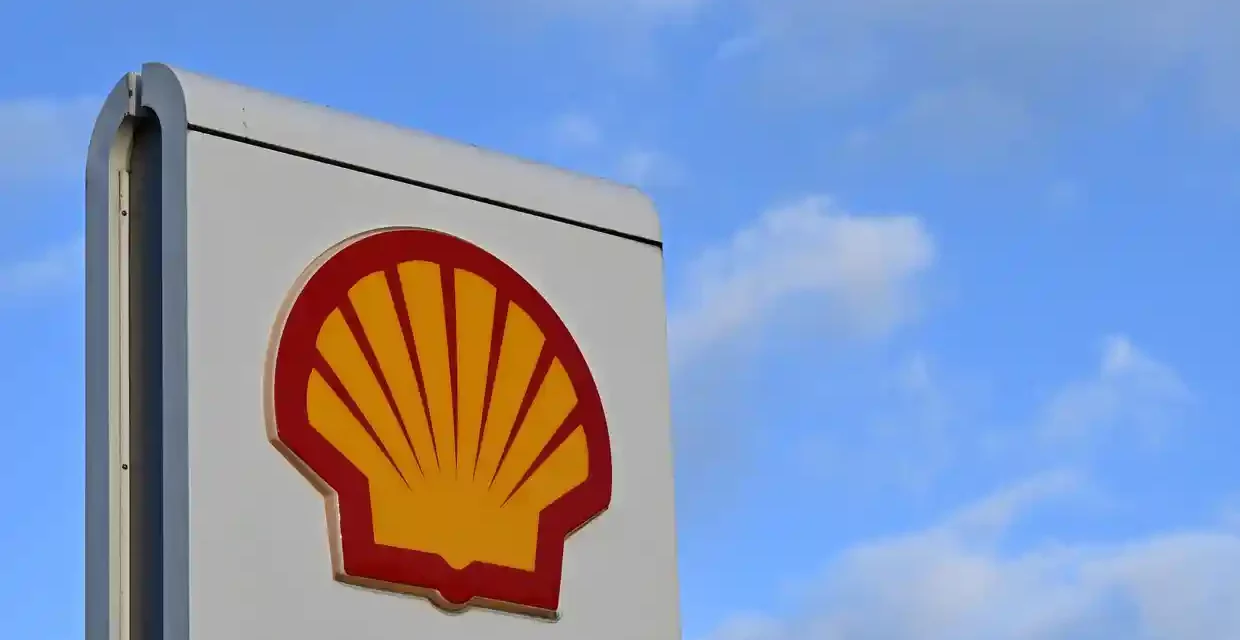 Shell’s actual spending on renewables is fraction of what it claims, group alleges