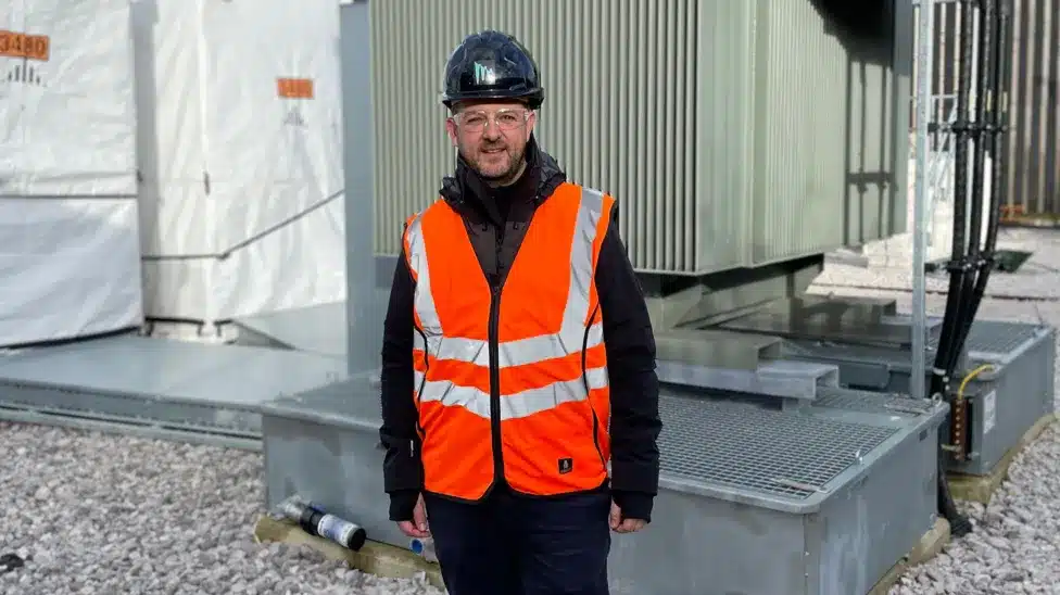Battery to store electricity for 90,000 homes
