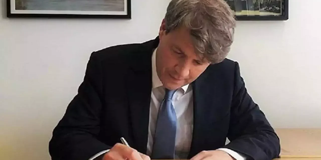 Conservative MP Chris Skidmore quits over oil and gas expansion plans